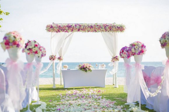 Création d'une arche de fleurs fraîches pour un mariage - Le Touvet - Vertige Floral