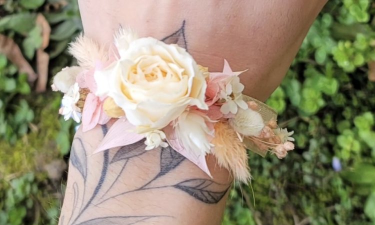 Création de bracelet fleuris de mariage à le Touvet 